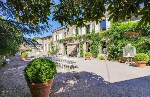 Satillieu House | Manoir majestueux à Satillieu avec piscine privée