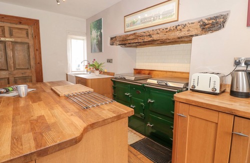 Dartmouth Cottage | Manor Farmhouse