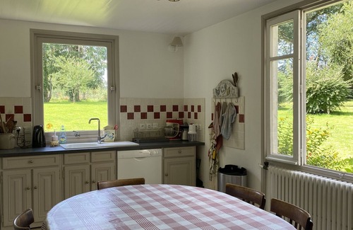 Longrayez Cottage | Manor in Normandy near Bayeux, D-Day beaches, and Mont Saint Michel. Heated pool