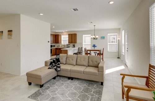 Manor House | Manor Vacation Rental w/Yard: 17 Mi to Austin!