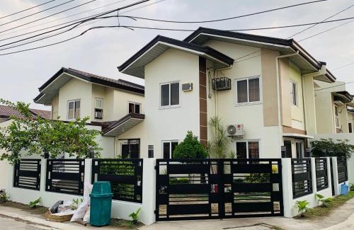Angeles City House | Mansfield w Parking - Fully airconditioned
