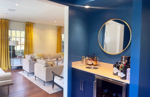 Greenwich House | Mansion in Greenwich with private lake and river