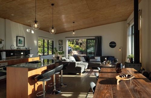 Careys Bay House | Manu Heights - Tranquil Luxury, Views & Privacy.