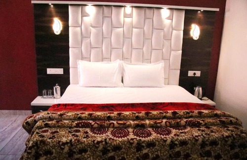 Chachian House | Manu luxury home stay