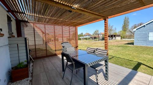 Saint-Quentin-en-Tourmont House | Manureva