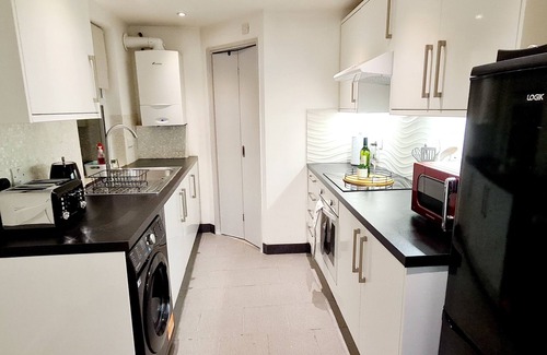 Woodside Apartment | Maple House - Inviting 1-bed Apartment in London
