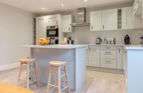 Ebrington Cottage | Maple House - sleeps 9 guests in 5 bedrooms