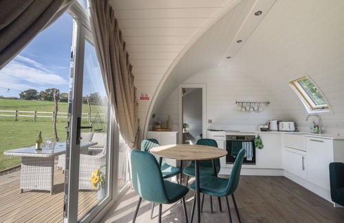 Bridport Cottage | MAPLE, pet friendly, character holiday cottage in Charmouth