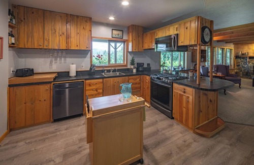 Woodland Bed & Breakfast | MapleRidge House: A BnB For All Seasons!