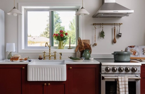Saanich East Cottage | Maplewood Cottage: English Charm, West Coast Soul.
