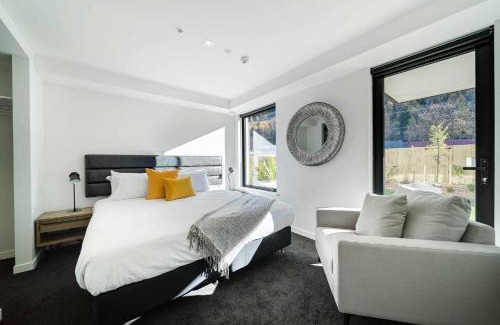 Arthur's Point Apartment | Mara Apartment @ the base of Coronet Peak