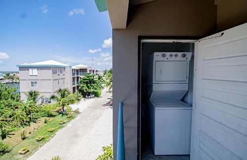 San Pedro Apartment | Mara Laguna I301