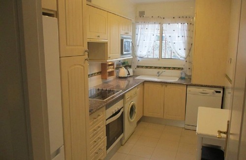 Urbanizacion Hacienda las Chapas Apartment | Marbella 2 Bed 2 Bath Luxury Apartment near Cabopino