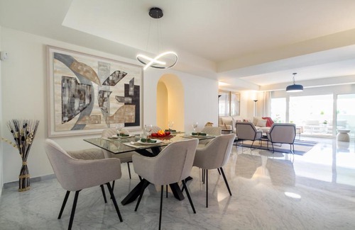 Puerto Banus Apartment | MARBELLA BANUS SUITES - Playas del Duque Luxury