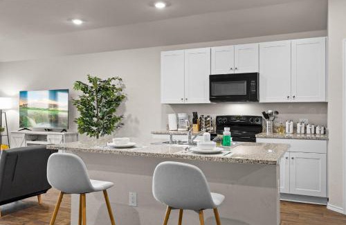 Austin House | @ Marbella Lane - Amazing 4BR Lakeview Home