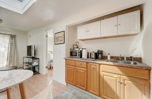 Downtown North House | @ Marbella Lane -Cozy 1BR Studio in Palo Alto DWTN