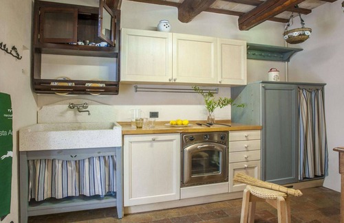 Fermignano Villa | Marche Villa Close Culture