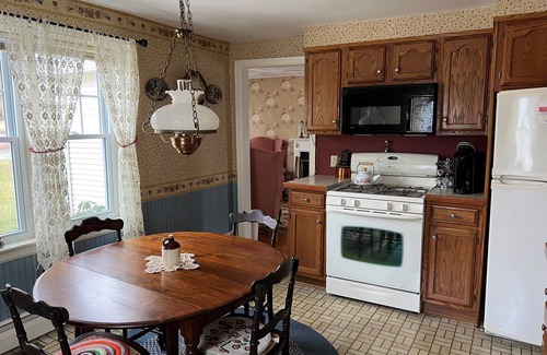 Marcy Apartment | Marcy NY! 4BR first floor on the Erie Canal! Sleeps a family of six.