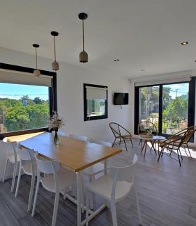 Quequen House | Maresia Quequén Dos habitaciones, calefacción losa radiante y ubicada a 100 m del mar