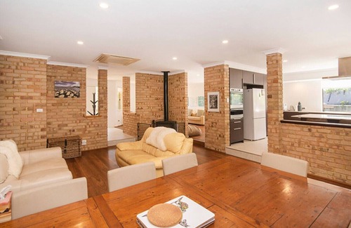 Margaret River House | Marg's Retreat | Pet Friendly | Families Welcome