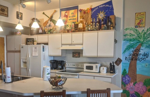 Cedar Key Condo | Margaritavilla: Paradise found, a private beach, only a few blocks from downtown