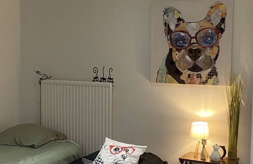 Saint-Avold Apartment | MARIEFACTURE LIKE CATS AND DOGS