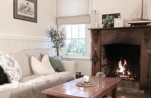 Daylesford House | MARIGOLD COTTAGE Charming 1870s central Daylesford cottage
