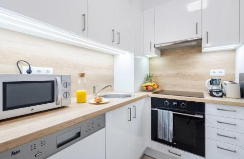 Vizafogo Apartment | Marina apartment at Danube - FREE PRIVATE PARKING!