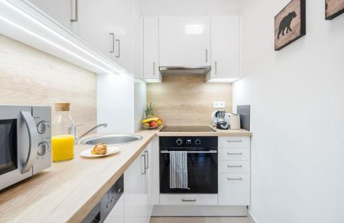 Vizafogo Apartment | Marina apartment at Danube - FREE PRIVATE PARKING!