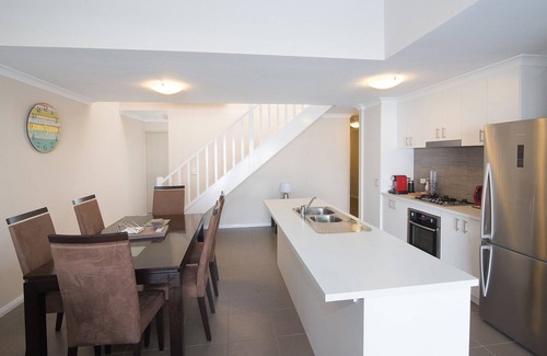 Geographe House | Marina Edge- WIFI, Kayaks, Bikes x2, BBQ