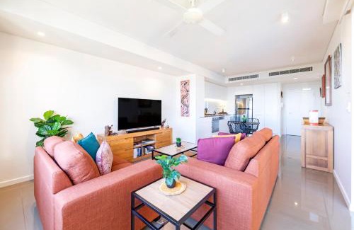 Darwin City Centre Apartment | Marina Outlook - Scenic Waterfront Living with Pool