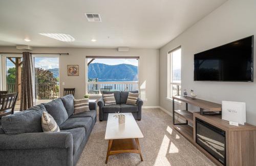 Manson Apartment | Marina's Edge Condo walk to restaurants and wineries condo