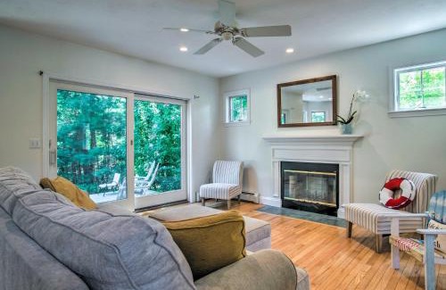 Marion House | Marion Home with Private Deck Less Than 1 Mi From Beach