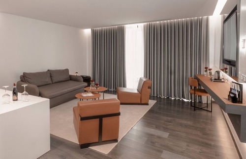 Vlore Resort | Maritim Marina Bay Luxury Resort