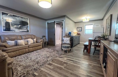 Santa Fe Apartment | MARK TWAIN LAKE STUDIO CABIN & OUTDOOR HANGOUT