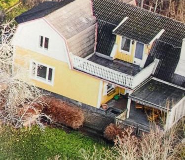 Orebro Villa | Mark Villan