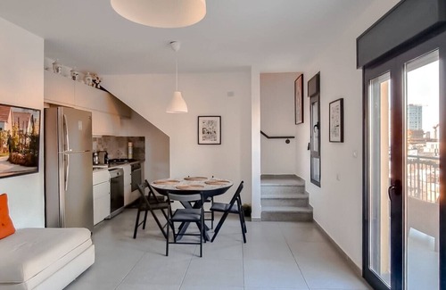Florentin Apartment | Markolet Camelia - Two Bedroom Apartment, Sleeps 5