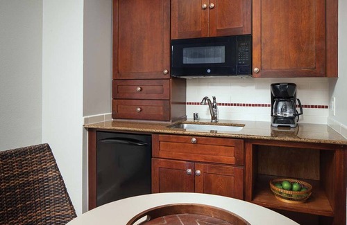 Lihue Condo | Marriott's Kaua‘i Beach Club | Three Parlor Suites