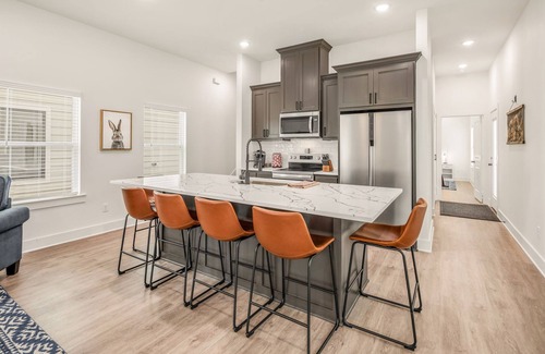 College Station House | Martha's: New Home, 2mi-A&M/Walk-Legends Event Ctr