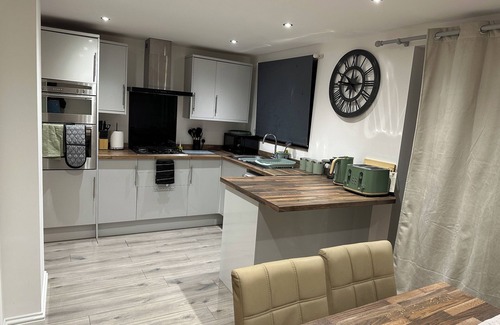 Doncaster House | Marvelous 3-bedroom house with WiFi in Doncaster