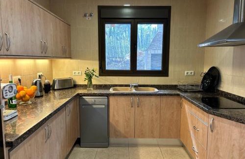 Ador Villa | Marvelous Ador Dream Villa with Wifi, 3 Bedrooms And Swimming Pool