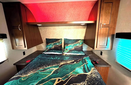 Magnolia Resort | MaRVelous Casita in Lovely RV Resort Pool Gym AC Fast WiFi,Great for long stay!