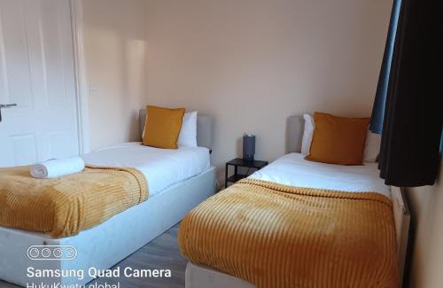 Newark upon Trent House | Marvyn-Five House-Huku Kwetu-3 Bedroom-Fully furnished-Quiet