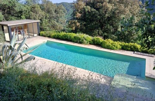 Colognac House | Mas cévenol en pleine nature