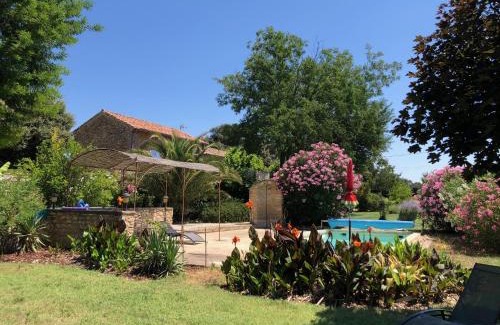 Bollene Bed & Breakfast | mas de costebelle
