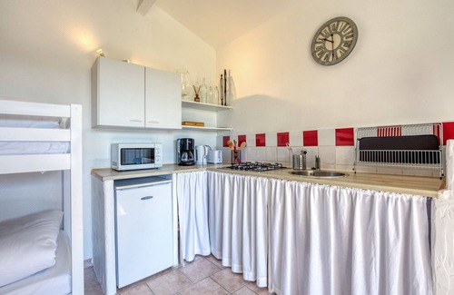 Saintes-Maries-de-la-Mer House | 'Mas Des Cypres - Mazet 5' with Private Terrace, Shared Garden and Wi-Fi