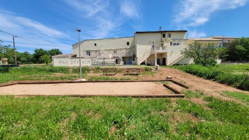 Laurac-en-Vivarais House | Mas Des Genêts
