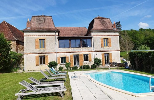 Lissac-et-Mouret House | Mas des maries