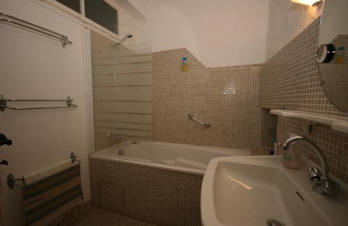 Tornac Bed & Breakfast | Mas des Tours Chambre d'hôtes