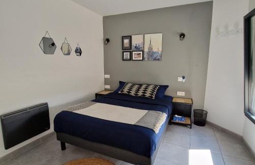Ferrieres-les-Verreries Bed & Breakfast | Mas les jasses Chambre d'hôte calme et agréable à la campagne